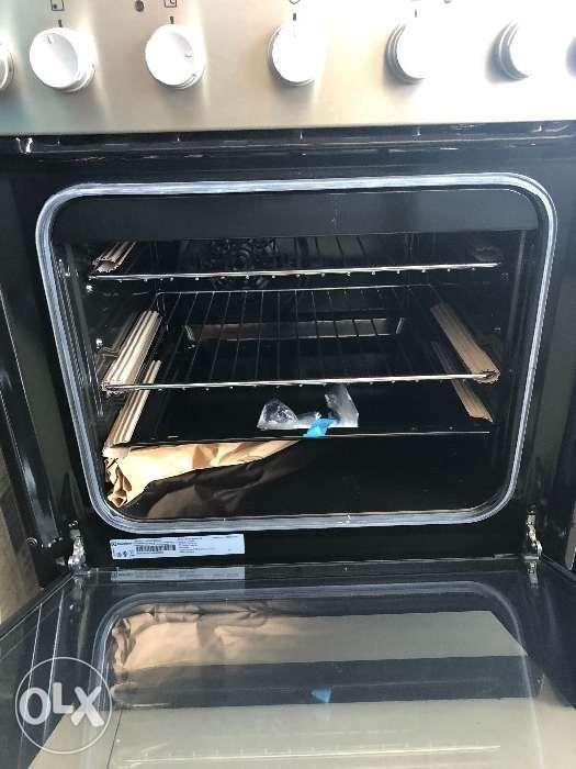 60 cm Electric Cooking Range and Oven (Category: Cookware & Accessories) located in General Emilio Aguinaldo. Submitted by rghernandez.trading (Listing ID 238565005, Image 3). Description: Electrolux EKS61300OX Cooking Range with its Precision Heat Control feature 2 in 1 Free Standing Electric Cooker and Oven 5 Cooking Functions Cooking Versatility. Mp:P32,500 Srp:P21,500 Brandnew dilapidated box ,open box or dented unit w/ warranty of Electrolux