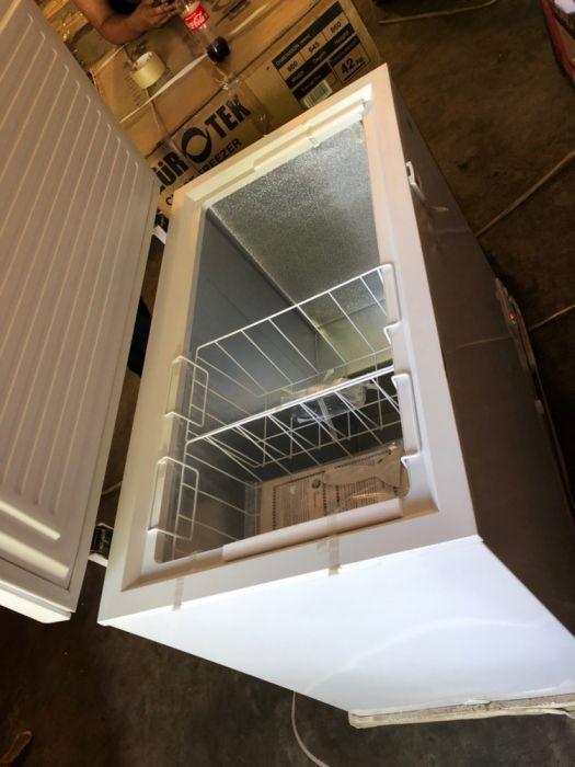Chest Freezer GE fhv7swww, Furniture & Home Living, Home Improvement