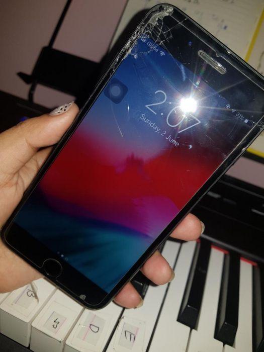 Iphone 7plus 128gb factory unlock with issue (Category: iPhone 7 Series) located in Quezon City. Submitted by jenathan (Listing ID 238575662, Image 2). Description: Used Issue Basag ung glass mismo pero di affected yung lcd working lahat sakanya very smooth padin issues lang ung basag ung glass and may mga dents. Wag na maghanap ng ibang issue kasi un lng issue. Benta ko na.. offer kayo.. Package unit and 5cases.