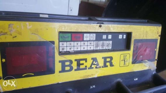 Bear Wheel Balancer Model 80200 as is where is USA