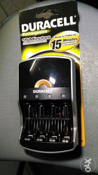 DURACELL 15 Minutes Fast Charger for AA or AAA Rechargeable Batteries
