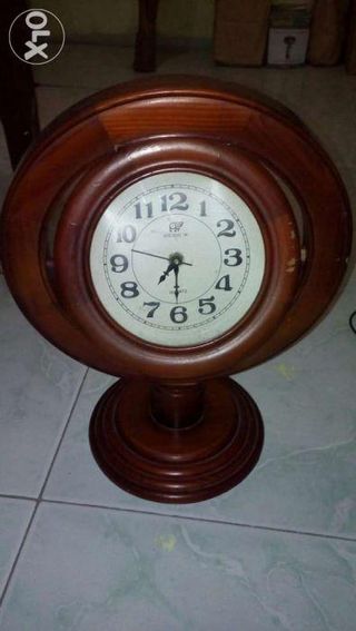 Vintage quartz unique clock repriced