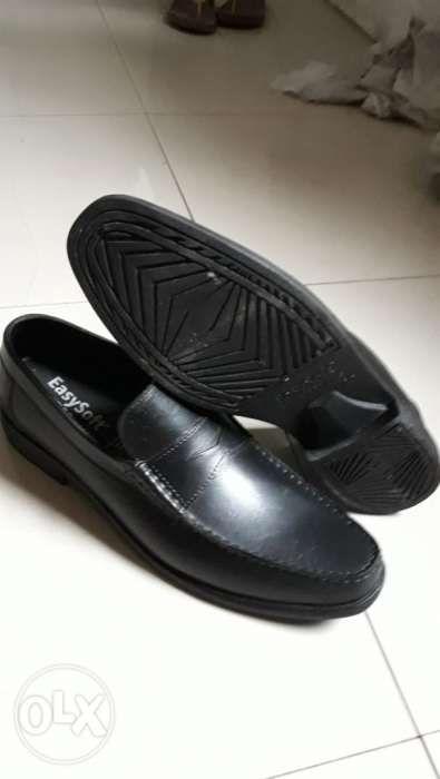 Easy Soft Black Shoes (Category: Dress Shoes) located in Las Pinas. Submitted by hermogenesjr.p (Listing ID 238589210, Image 2). Description: This listing is hosted on Carousell on behalf of OLX Philippines. world balance easy soft black shoes shoe never used, in-good condition meetup smsoithmall or starmall alabang 09064685377 / 09088923348.