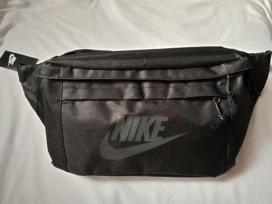 nike large fanny pack