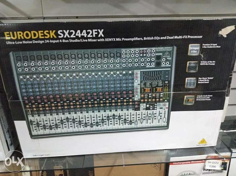 behringer 24 channel mixer, Computers & Tech, Laptops & Notebooks on