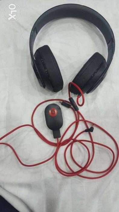 Beats wired original (Category: Earphones) located in Quezon City. Submitted by robert.robert3 (Listing ID 238607353, Image 2). Description: Beats 2nd hand original. Slightly used. Can do meet up to check..