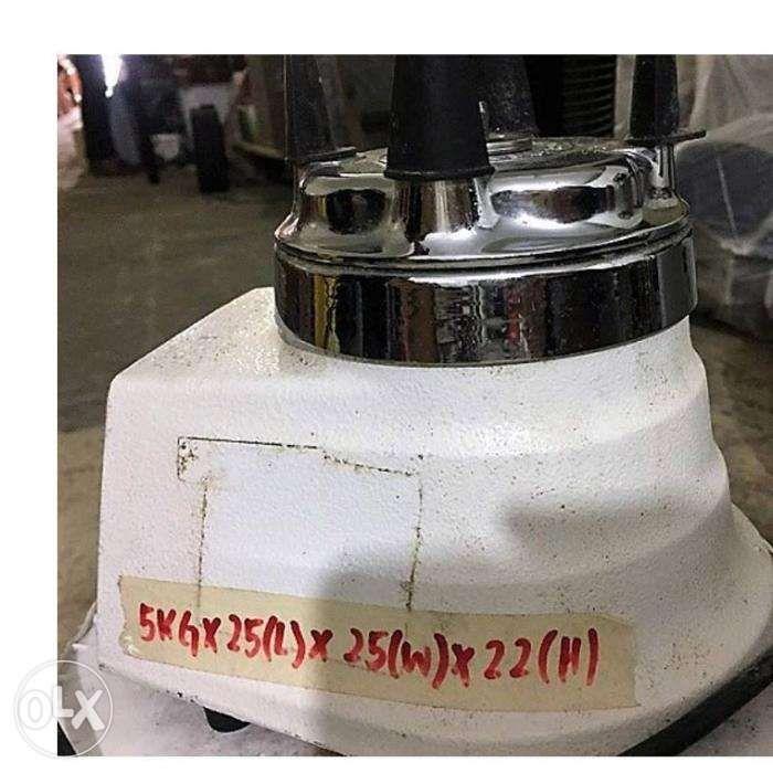 Waring Commercial Laboratory Blender 7500each, Commercial & Industrial