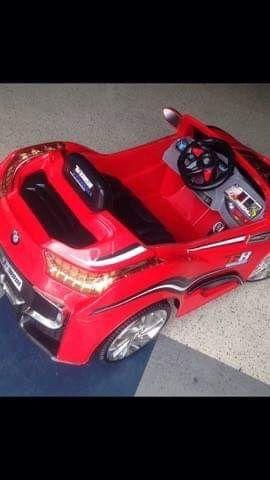 TOY car rechargeable 3 yo up (Category: Infant Playtime) located in Manila. Submitted by kenzo.kenzo (Listing ID 238617128, Image 3). Description: actual pix w/ remote lowbatt goodcondition rfs: bwas kalat.