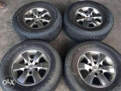 4pcs 16 Toyota fortuner mags only used no tires