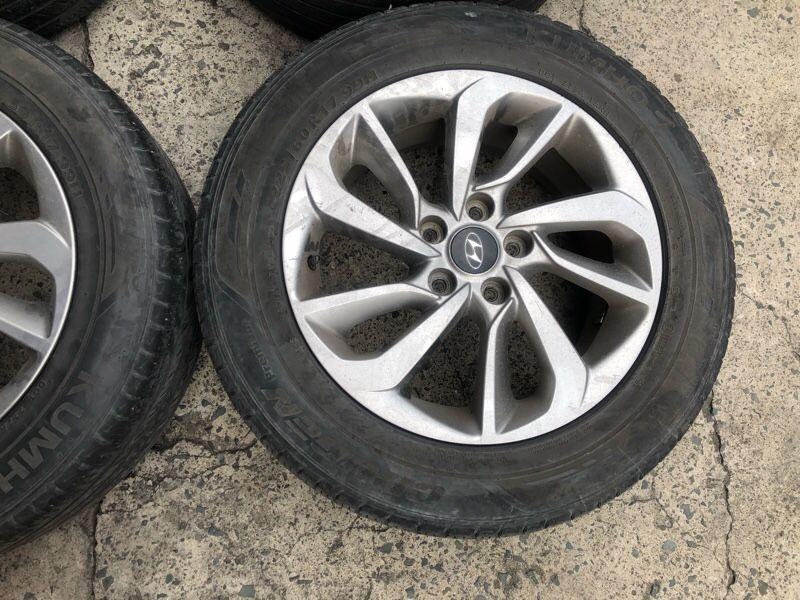 17 Hyundai tucson stock mags 5Holes pcd 114 with 225 60 R17 Kumho used