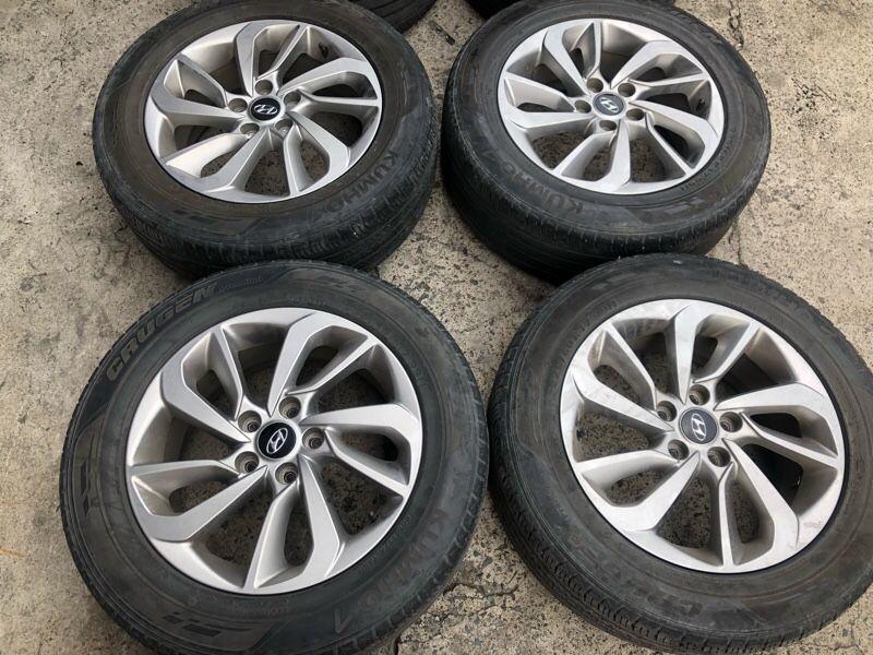 17 Hyundai tucson stock mags 5Holes pcd 114 with 225 60 R17 Kumho used