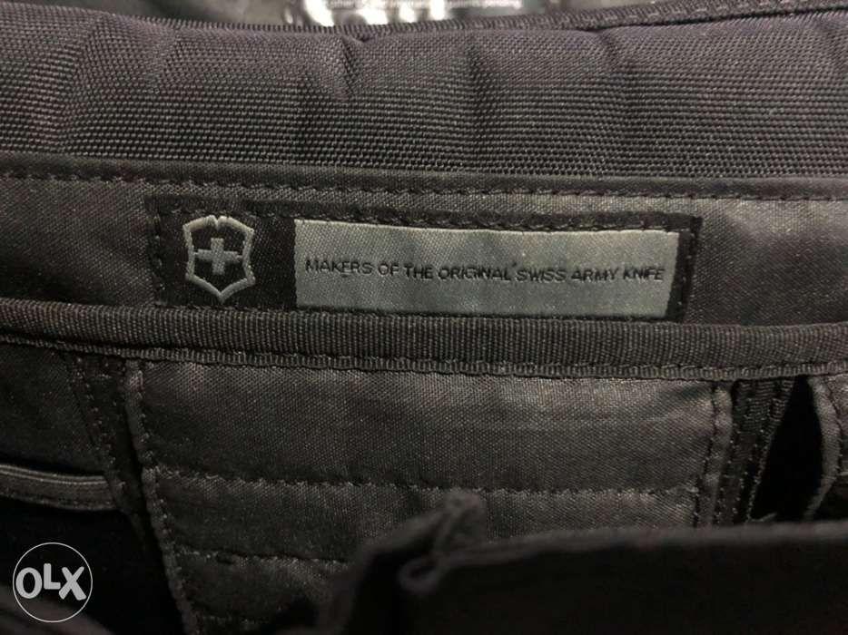 Victorinox Messenger Bag, Men's Fashion, Bags, Briefcases on Carousell