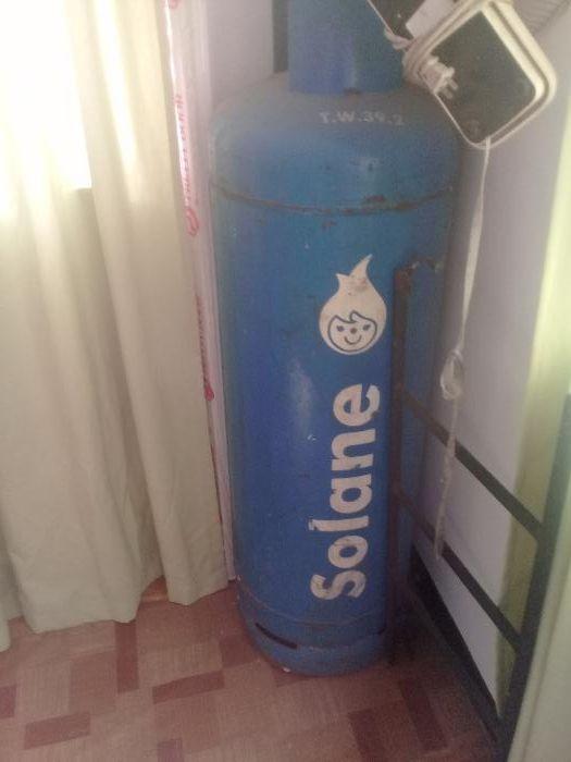 Solane empty Gas tank, TV & Home Appliances, Water Heater & Instant