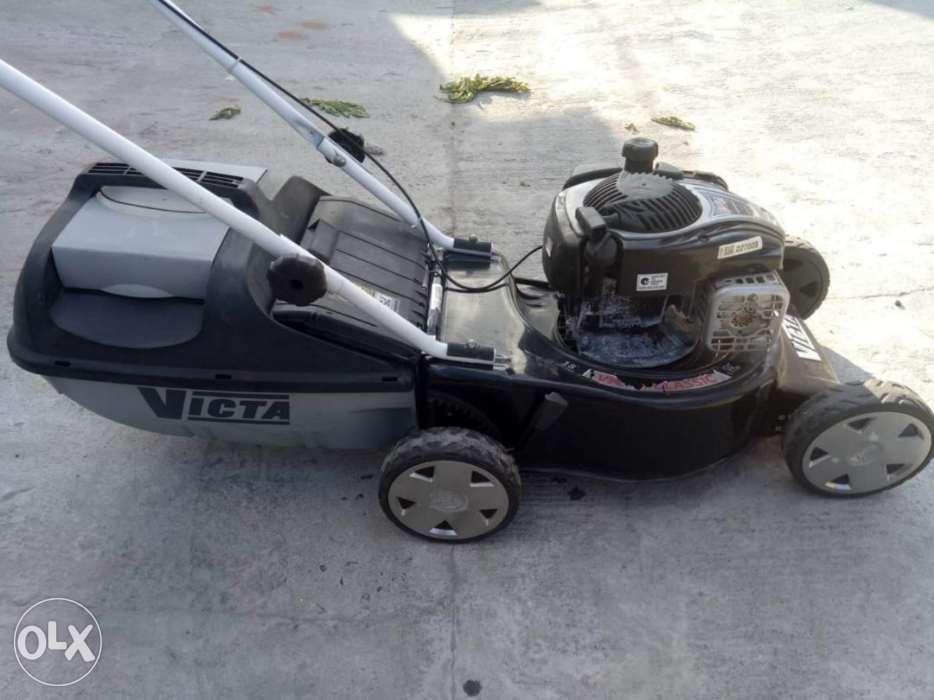 Victa 500e series Briggs and Stratton lawn mower 18