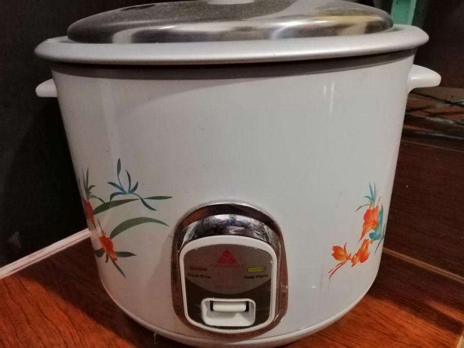 Hanabishi automatic rice cooker big, Furniture & Home Living