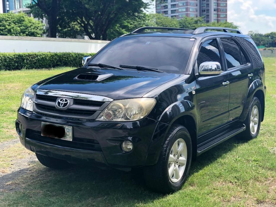 Toyota Fortuner 2005 4WD 30D Black  excellent condition Cars for Sale on  Carousell