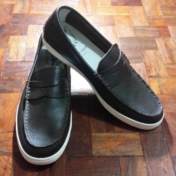 Cole Haan Men's Pinch Weekender Java Leather White - C13432 M (Category: Dress Shoes) located in Manila. Submitted by jdtlee (Listing ID 238756092, Image 2). Description: Please see below for more infos More amazing items from the seller: https://ph.carousell.com/jdtlee/ Cole Haan Men's Pinch Weekender Java/Leather/White-C13432 M ****BRAND NEW!!! A GOOD FATHER'S DAY GIFT TO YOUR DAD :) $150 SRP IN U.S. PM ME FOR MOR INFOS.