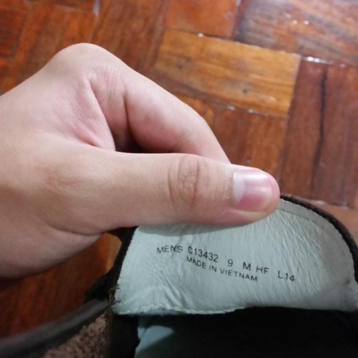 Cole Haan Men's Pinch Weekender Java Leather White - C13432 M (Category: Dress Shoes) located in Manila. Submitted by jdtlee (Listing ID 238756092, Image 3). Description: Please see below for more infos More amazing items from the seller: https://ph.carousell.com/jdtlee/ Cole Haan Men's Pinch Weekender Java/Leather/White-C13432 M ****BRAND NEW!!! A GOOD FATHER'S DAY GIFT TO YOUR DAD :) $150 SRP IN U.S. PM ME FOR MOR INFOS.