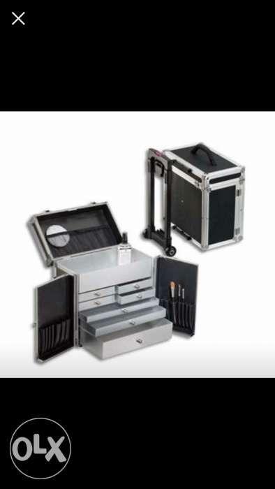 japonesque make up kit professional (Category: Makeup) located in Manila. Submitted by foxydivas (Listing ID 238775772, Image 3). Description: Authentic Japoneque brand make up kit 1 is trolley big size 1 portable makeup kit without trolley.
