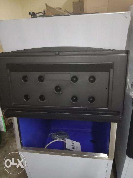 Ice Cube Maker 250kg New Arrival (Category: Ice-cream Makers) located in Manila. Submitted by qualityfoodserviceequipment (Listing ID 238802202, Image 2). Description: Ice Cube Maker 250kg/24hrs Capacity Good for your business! Reserve yours now. Maximum 250kg per 24hr capacity Model: SF250 Fan cooled ice machine (maker) Voltage: 220V/60HZ Coolant: R22/R404a Bin Capacity per 24hr: 200 kg Power: 2500W Product Dimension: 760*870*1780mm Price: Php 1
