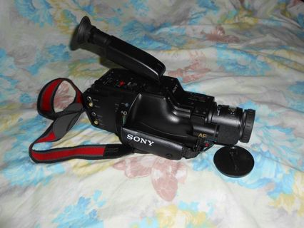 Vintage Sony Video Handycam CCD-F300 Model As is (Good for Collection)