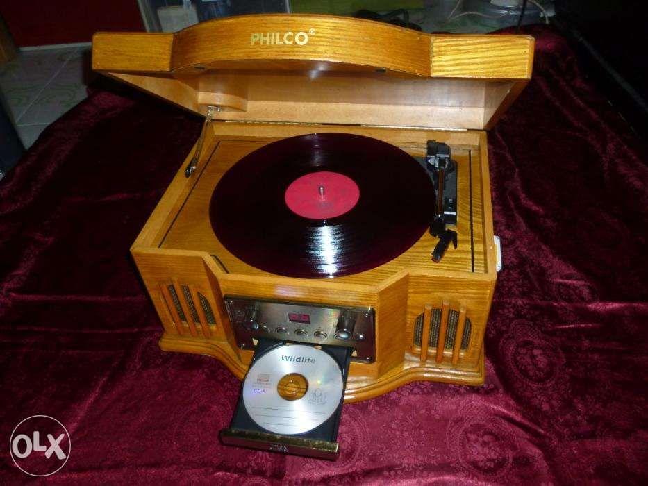 Philco Vintage Capital Turntable CD Cassette Player, Hobbies & Toys ...
