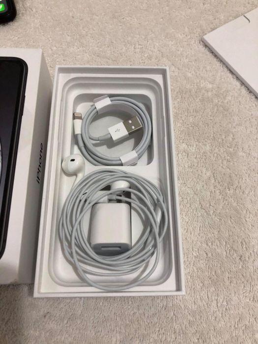 iPhone XR 64GB Dual Sim (Category: iPhone 6 Series) located in Malolos. Submitted by jamil28 (Listing ID 238809955, Image 3). Description: FOR SALE!! iPhone XR 64GB DUAL SIM Color Black Factory Unlocked Complete & Original Accessories. Never been used yung accessories. Purchased at Power Mac Center Canada Fresh Unit. Inopen lang to check. 12 days old. 100% No issue. Battery Health: 100% Warranty Expiration Date: May 05, 2020 RFS: Need for upgrade