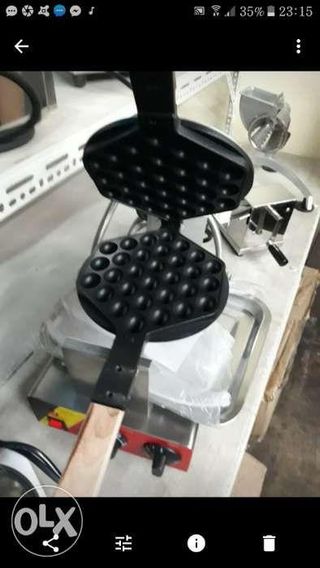 Egg waffle maker