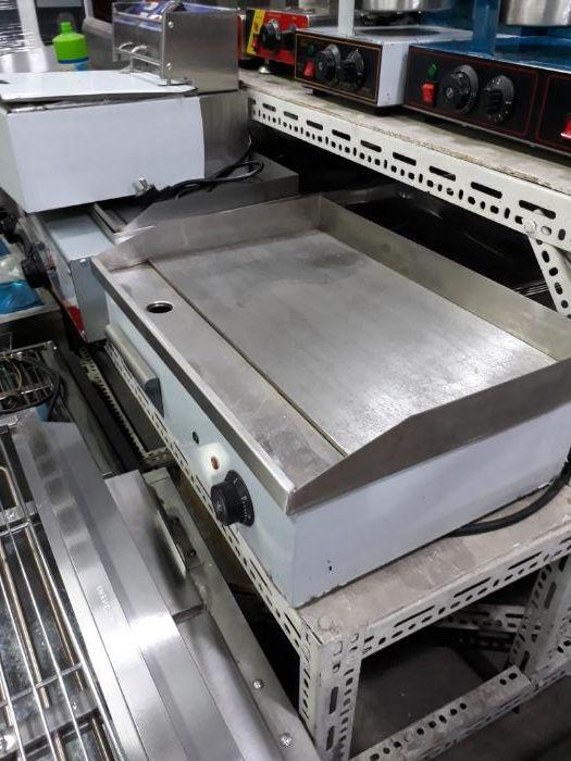 Electric Griddle (Category: Cookware & Accessories) located in Malabon City. Submitted by bunasonny (Listing ID 238816710, Image 2). Description: Model: EG-818 Voltage: 220V/60Hz Power: 2.9kw Machine size: LxWxH: 540x410x210mm Weight: 16kg Also available: Gas griddle Electric Fryer Gas Fryer Free delivery witn in metro manila For inquiry: O9I7..86I...3472 You can click also any of tne available buttons on this page.