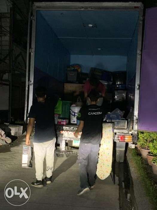 Lipat bahay house moving movers 6 Wheeler closed van truck Trucking