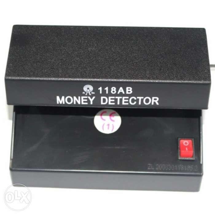Money Counterfeit Detector (Category: Office & Business Technology) located in Manila. Submitted by glenndy_07 (Listing ID 238833843, Image 3). Description: Fluorescent 4W UV purple light Input voltage: 110V~220V 50Hz Uses UV light Suitable for any office or home business On/Off main switch With Free USB Light Wholesaler and resellers are welcome Shipping Nationwide Meet Up : UST , Welcome Rotonda Pick up: 1149 Craig st. Sampaloc Manila.