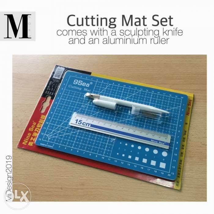 Cutting Mat Set (Category: Craft Supplies & Tools) located in Manila. Submitted by mshopmla (Listing ID 238851887, Image 3). Description: Cutting Mat Set 1 cutting Mat, 15cm x 22cm 1 sculpting knife with spare blades 1 Aluminum ruler Viber for faster correspondence, Ships through JRS ONLY or delivery through Lalamove within Metro. Manila.
