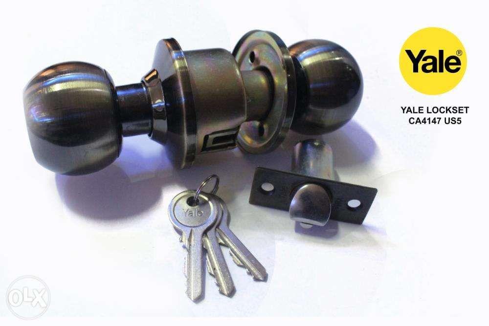 YALE Door Locksets, Furniture & Home Living, Home Improvement ...