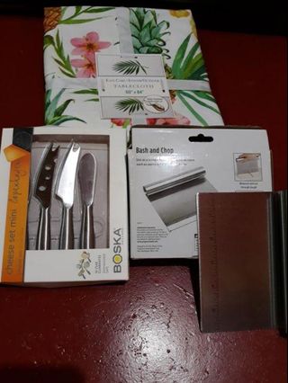 Tablecloth and knifes set