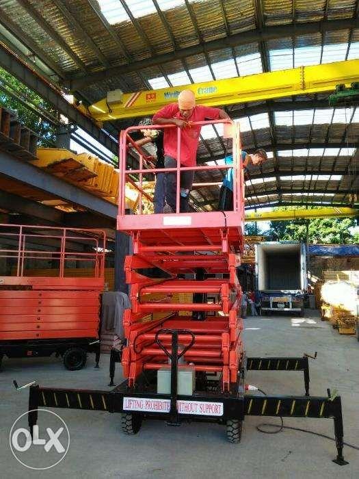 Scissor Type Manlift(available), Commercial & Industrial, Construction 