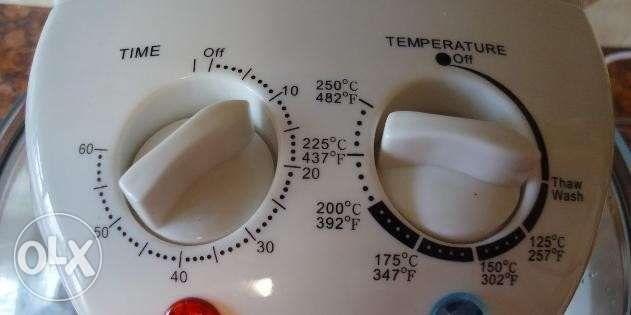 Rotisserie Halogen Oven Turbo (Category: Bakeware) located in Manila. Submitted by magicgerry (Listing ID 238912812, Image 3). Description: Kenwood SC-566 Halogen Oven - 12 Litre White (P2,299.00) Key Features: > Capacity: 12 Litres > Self-cleaning function > Baking function > Defrost > Time and temperature regulation > Thermo-resistant glass, transparent.