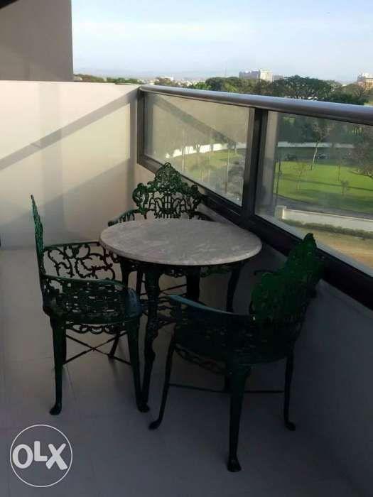 BGC Arya Residences Fully Furnished 1 BR Condo for Rent