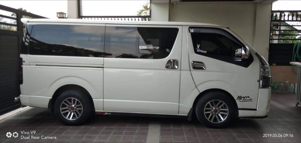olx hiace commuter