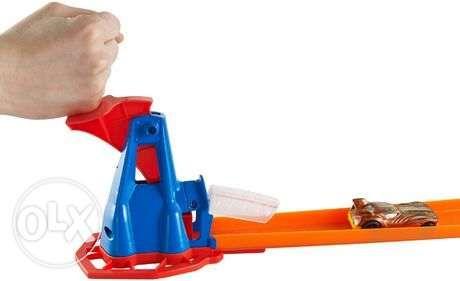 Hot Wheels Super Score Speedway Playset (Category: Infant Playtime) located in Bay. Submitted by chinggayalltoyscorner (Listing ID 238980881, Image 3). Description: Bought from Canada plus sf • Launch your Hot Wheels hot rods, fly through the 360-degree loops then score. Side-by-side racing and stunting delivers one-on-one competition and epic action • Slam the mechanism to launch the dual launchers and clear the double loop to score 5 points, 10