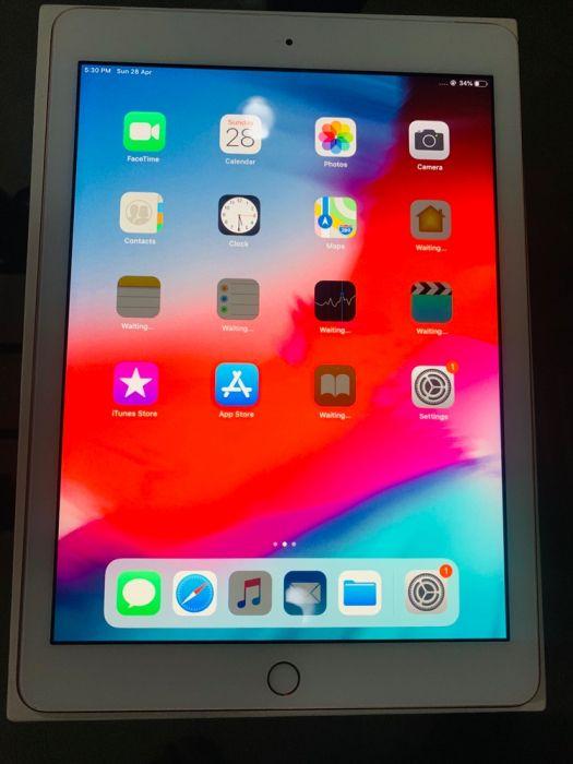 iPad (6th gen) (Category: iPad) located in Makati City. Submitted by macniel (Listing ID 239023689, Image 2). Description: IPAD 6th GEN,Cellular,WiFi, 32GB,GOLD.
