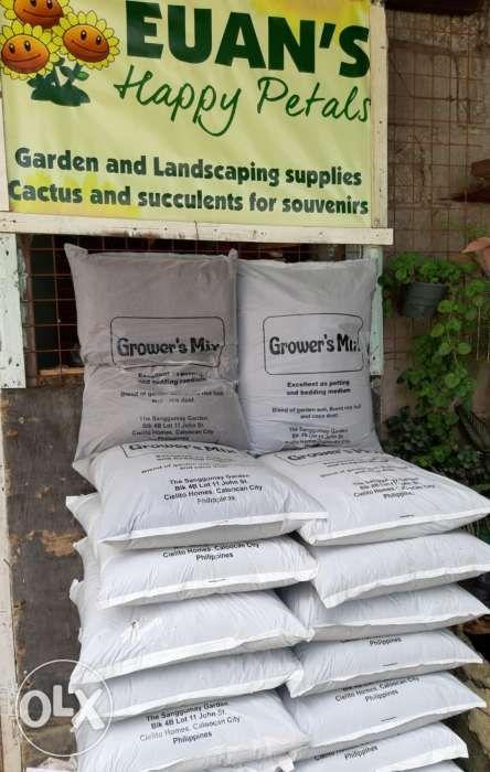 Potting mix soil (Category: Detergents) located in Quezon City. Submitted by EuansHP.EZundergarments (Listing ID 239035266, Image 2). Description: Potting mix Growers mix Blend of garden soil, burnt rice hull, coco dust Ideal for indoors and outdoor plants, veggies and seedlings 5-6 kilos per bag Delivery or pick up.