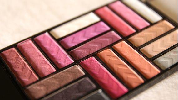 L. A. Colors Diva Glam Eyeshadow Palette