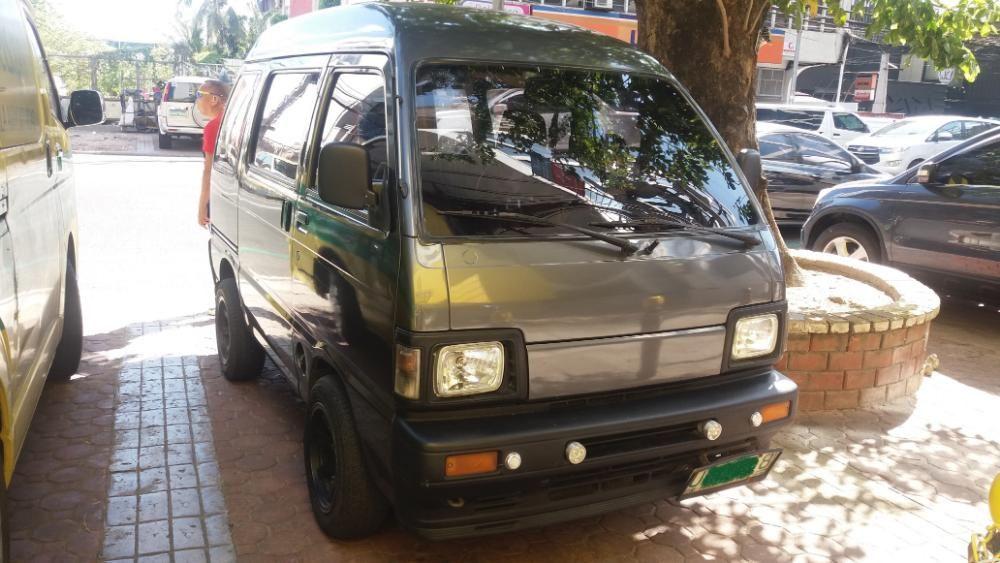 daihatsu mini van