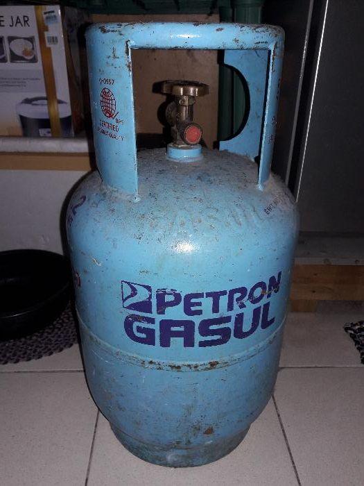 PETRON Gasul LPG tank, Furniture & Home Living, Cleaning & Homecare ...