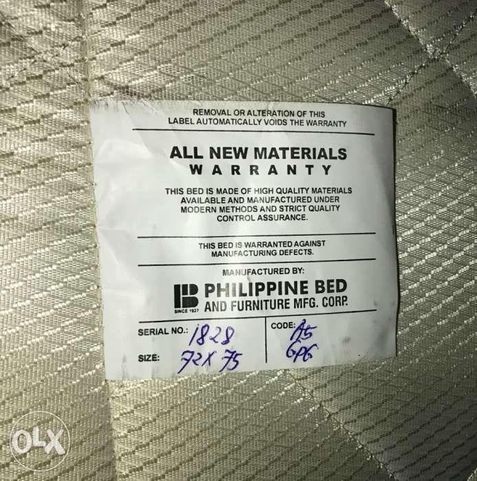king size box divan bed frame glass coffee table side table (Category: Table Linen & Textiles) located in Cebu City. Submitted by alri.alri (Listing ID 239171816, Image 3). Description: This listing is hosted on Carousell on behalf of OLX Philippines. Fully functional furnitures with cosmetic damage caused by small pet 72”x70” Box Divan P16000 24”x36” glass coffee table P5500 18”x18” slip in side table P1000.