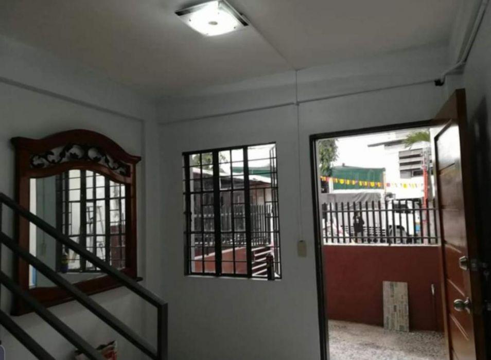Apartment for Rent in Karuhatan Valenzuela 3 Bedrooms with parking