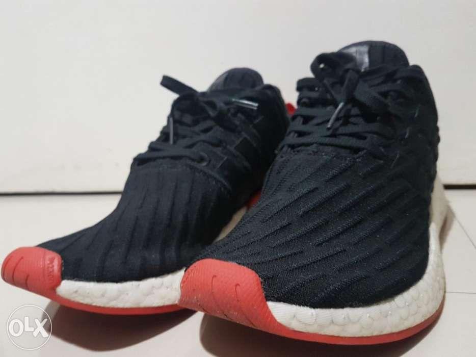 Adidas nmd hotsell r2 bred