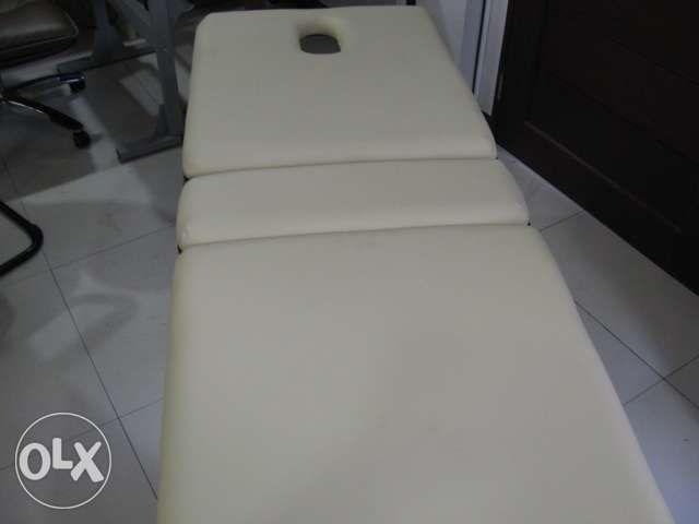 Massage table (Category: Other Assistive Aids) located in Manila. Submitted by medworks (Listing ID 239209548, Image 2). Description: This listing is hosted on Carousell on behalf of OLX Philippines. Massage table for sale! Brand new, high quality made in taiwan, foldable, ideal for spas, home, or personal use. Free delivery with minimum order of 5 tables..