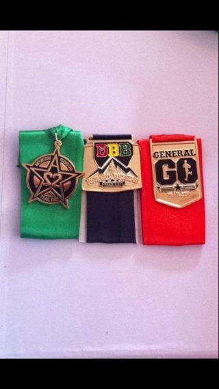 Medals For Fun Run Collar Pins Keychains Cuff links Metal Badge Bag