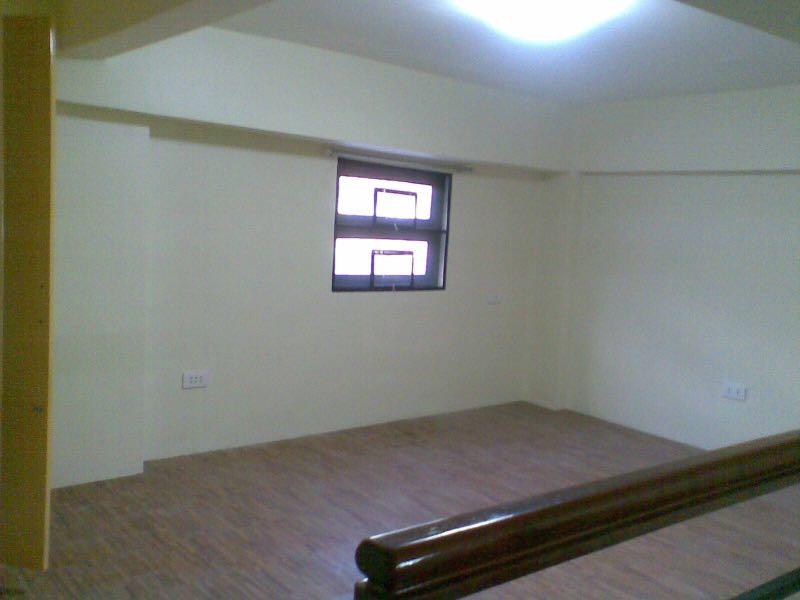 2 bedroom apartment (loft type) for rent in east rembo, makati